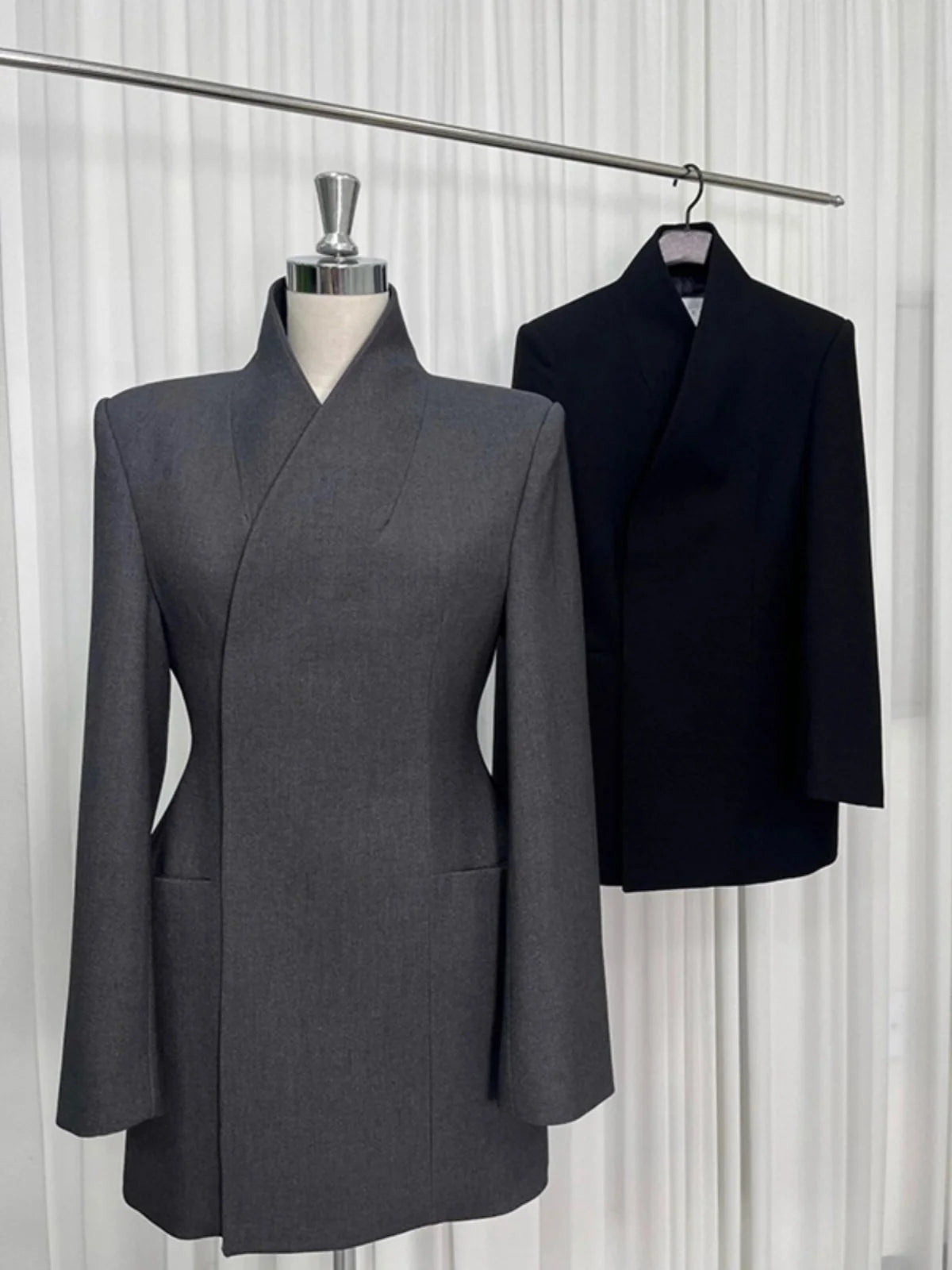 Chic Essence - “Modern Women. Classic Chic.”